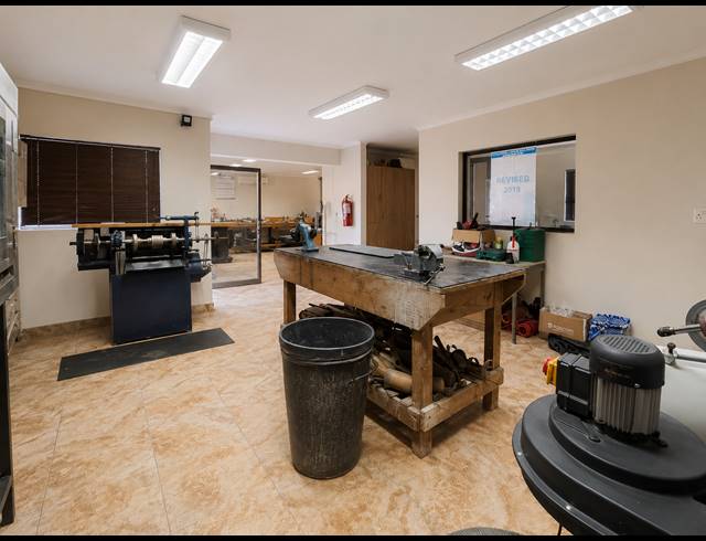 550M² MEDICAL SUITE FOR SALE IN VEREENIGING CENTRAL